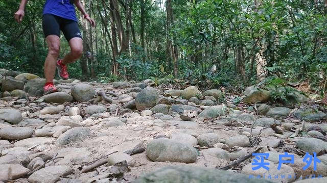 穿上极光就能拥有驰骋山林的快感和幸福，Tecnica泰尼卡越野跑鞋