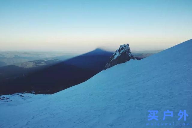 新手有什么可以入门登顶的雪山可以尝试？