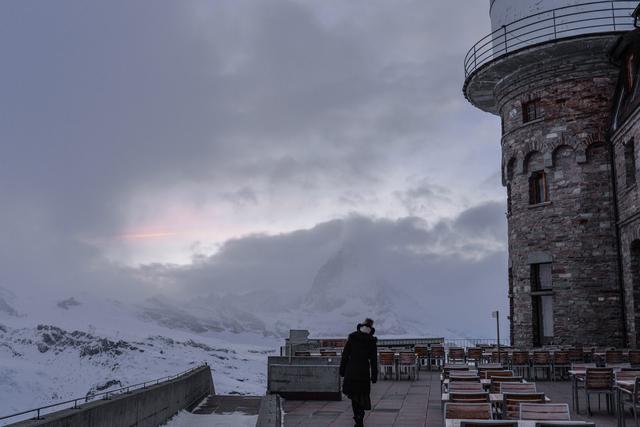 瑞士旅行，拥抱阿尔卑斯山脉走近马特洪峰Matterhorn