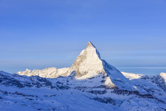 瑞士旅行，拥抱阿尔卑斯山脉走近马特洪峰Matterhorn