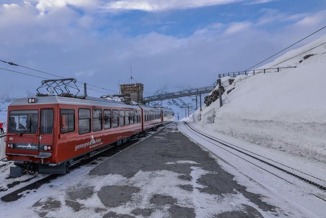 瑞士旅行，拥抱阿尔卑斯山脉走近马特洪峰Matterhorn