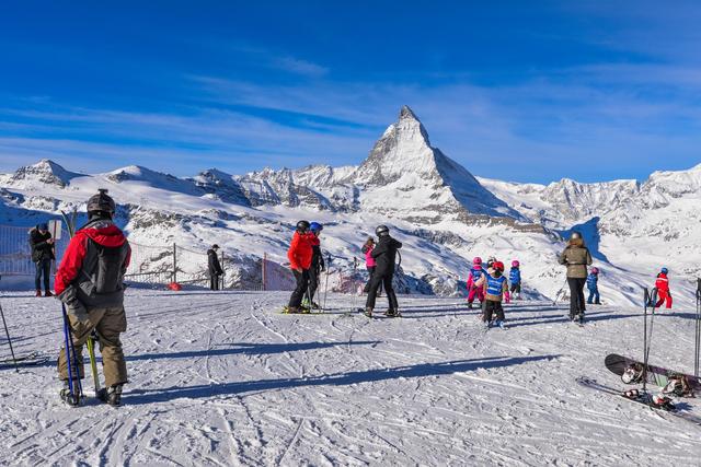 瑞士旅行，拥抱阿尔卑斯山脉走近马特洪峰Matterhorn