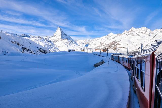 瑞士旅行，拥抱阿尔卑斯山脉走近马特洪峰Matterhorn