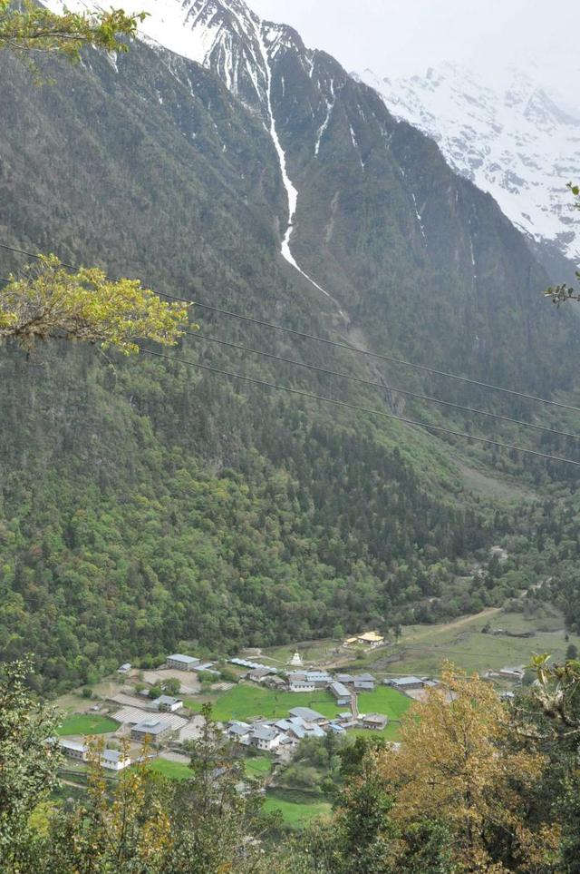 有个地方叫雨崩村,不去天堂就去雨崩徒步