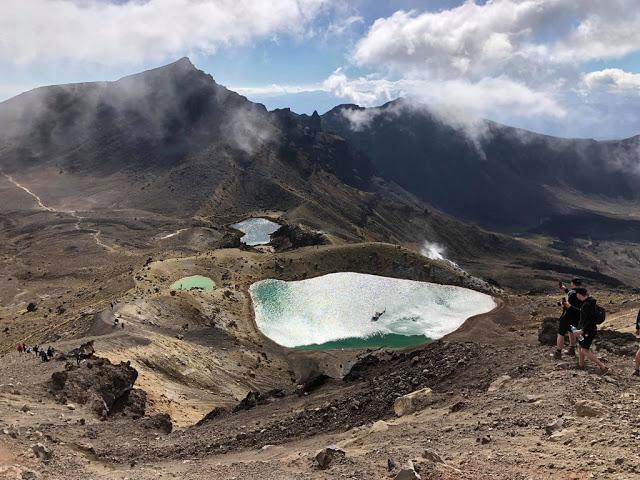 新西兰北岛汤加里罗国家公园(Tongariro Alpine Crossing)一日徒步游