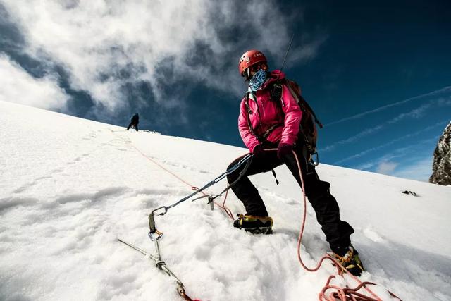 购买登山鞋如何选择,雪季登山怎样选择合适的登山鞋？