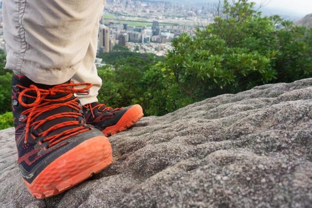 购买户外登山鞋的新选择,猛犸象Mammut高帮防水登山鞋测评