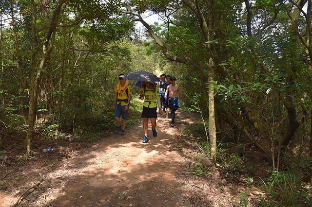 夏季爬山应注意什么?夏季登山中暑、热衰竭症状分辨及急救方法