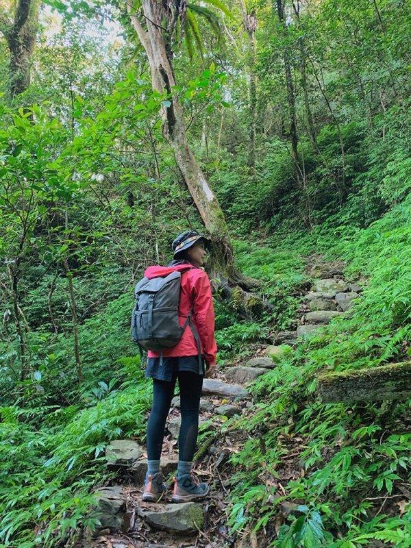 Salomon萨洛蒙徒步登山鞋实测,一双在山林与城市间探索的户外鞋