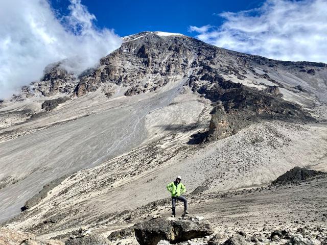 登上非洲之巅乞力马扎罗山,瑞士Odlo奥递乐保暖内衣实测