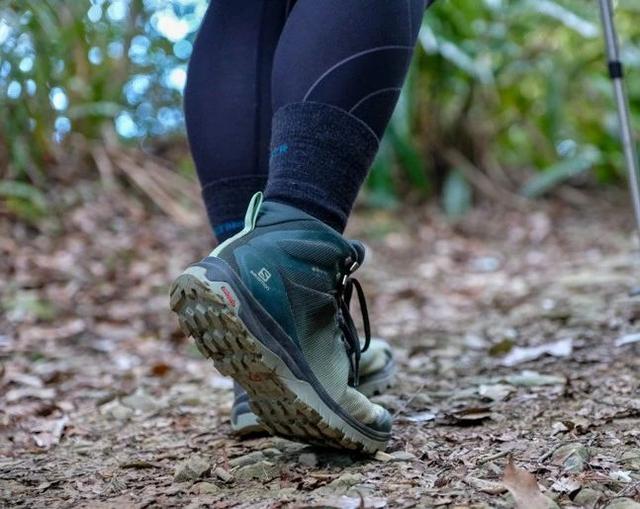 萨洛蒙(Salomon)VAYA中帮防水登山鞋实测,一款女孩专属户外鞋