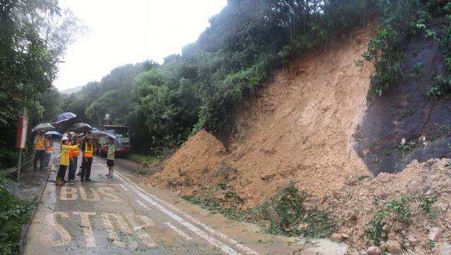 下雨天出去爬山?盘点八大雨中爬山危机