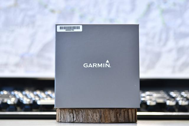 佳明Garmin太阳能户外运动腕表开箱,大牌手表简约却不简单