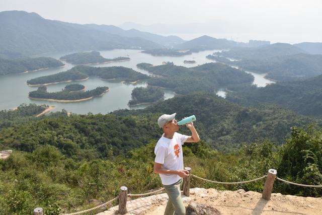 登山要带多少水上山?了解户外爬山喝水的注意事项