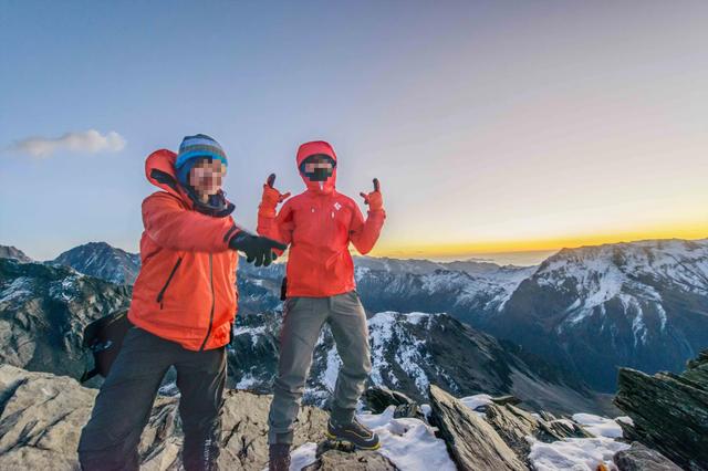 成都出发,你也可以攀登人生第一座5000米的雪山四姑娘山大峰